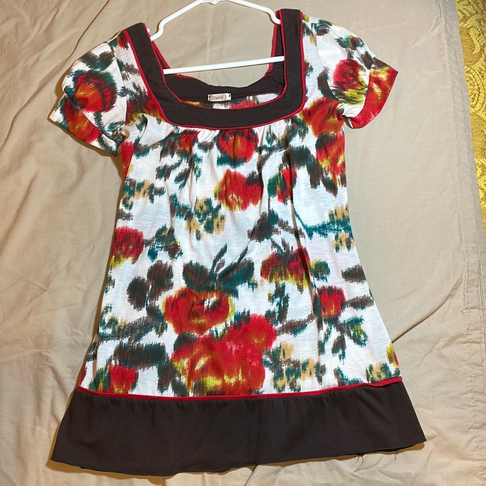 Studio Y, size small, short sleeved tunic shirt